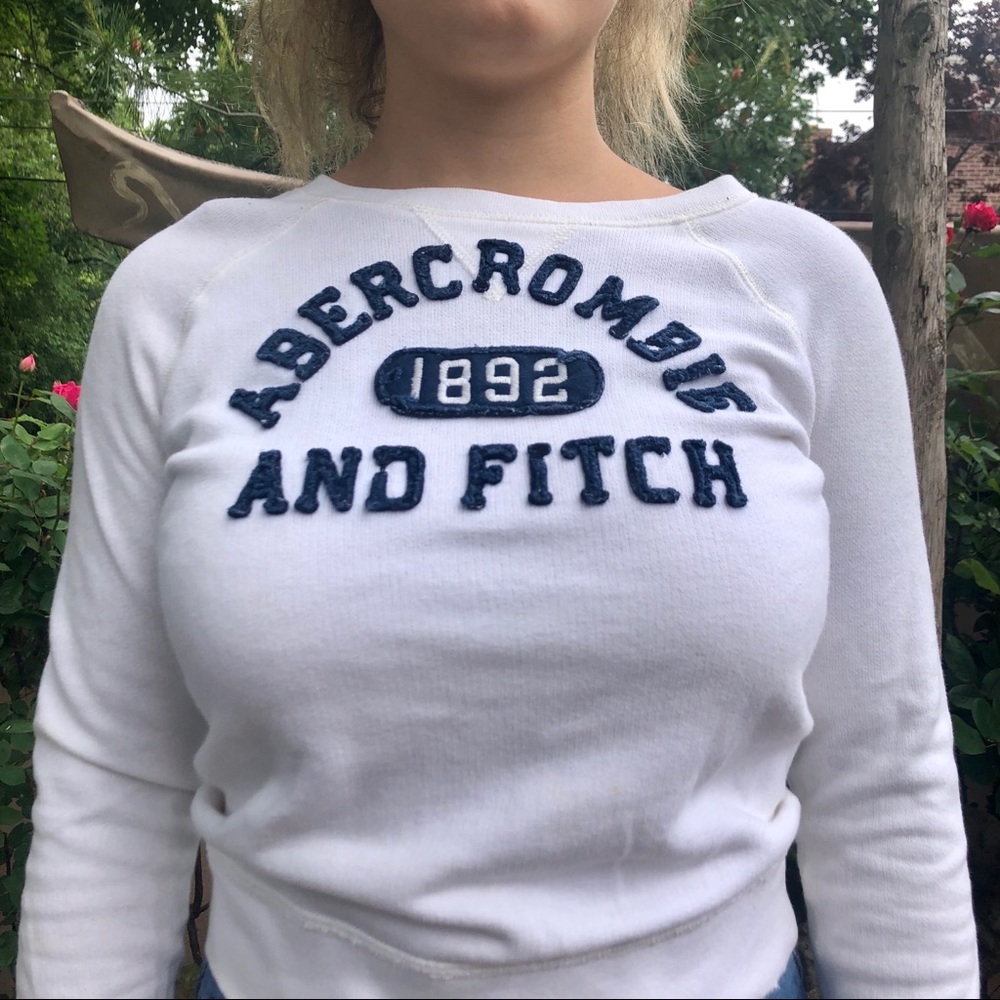 Abercrombie & Fitch white crewneck